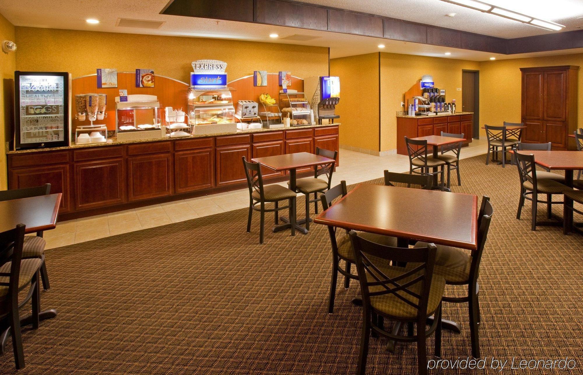 Holiday Inn Express Le Claire Riverfront-Davenport By Ihg Εξωτερικό φωτογραφία