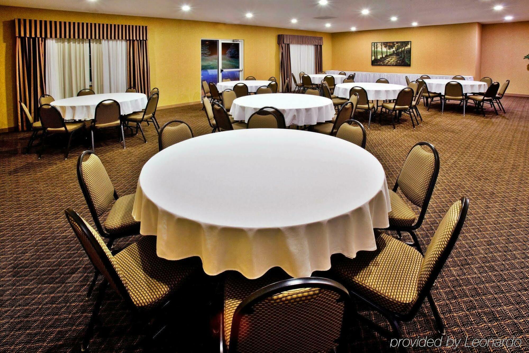 Holiday Inn Express Le Claire Riverfront-Davenport By Ihg Εστιατόριο φωτογραφία